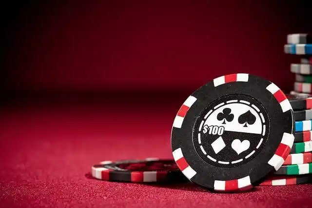 Antarmuka aplikasi mobile slot togel88 menampilkan meja blackjack dealer langsung
